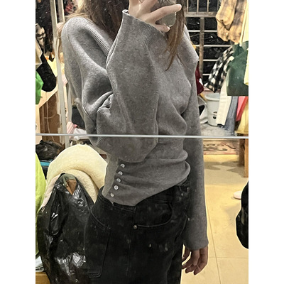 高级感灰色收腰针织毛衣女2025