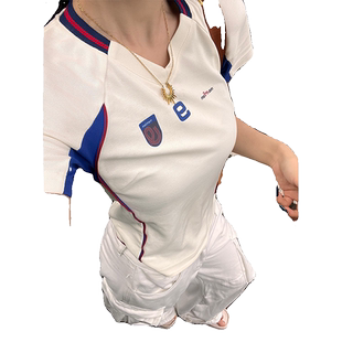 美式运动撞色拼接v领短袖t恤女夏季2026新款修身收腰小众辣妹上衣