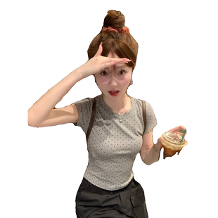 纯欲波点小个子正肩短袖t恤女夏季修身显瘦百搭甜辣别致绝美上衣