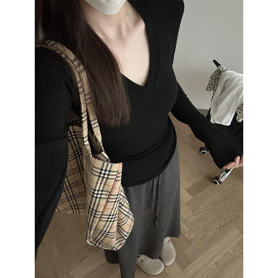 黑色V领纯棉正肩长袖t恤女秋冬季