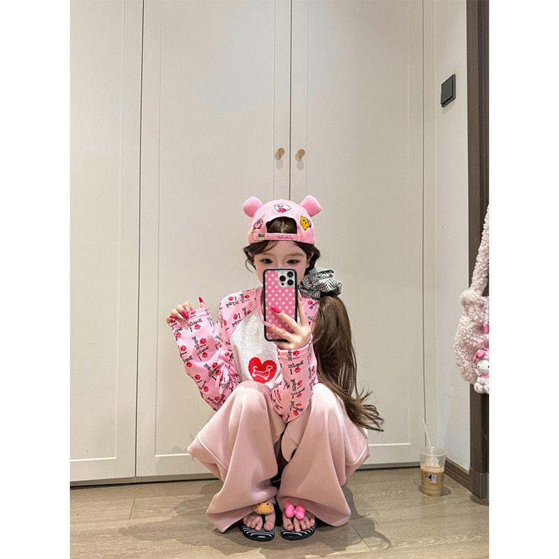 韩系爱心狗狗印花拼接长袖t恤女春季超好看插肩圆领内搭打底上衣