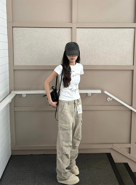 白色草写字母正肩短袖t恤女夏季设计感小众美式辣妹紧身短款上衣