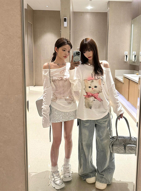 创意印花甜辣白色长袖t恤女夏季2025新款纯欲防晒罩衫斜露肩上衣