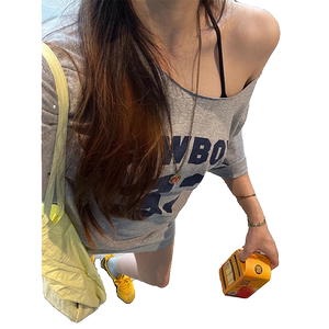 美式复古辣妹斜领短袖T恤女夏季设计感小众慵懒宽松显瘦露肩上衣
