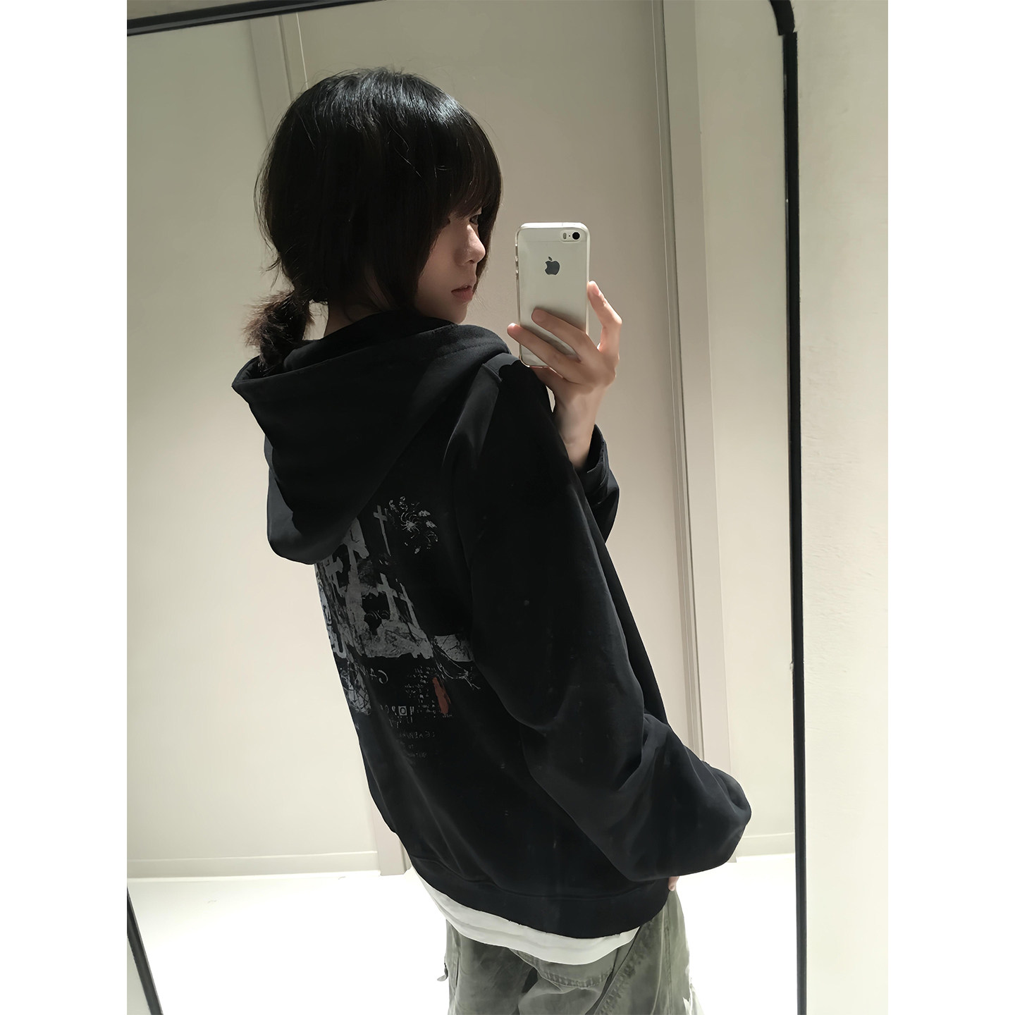 美式高街轻亚风涂鸦印花连帽卫衣女春秋季设计感破洞开衫拉链外套