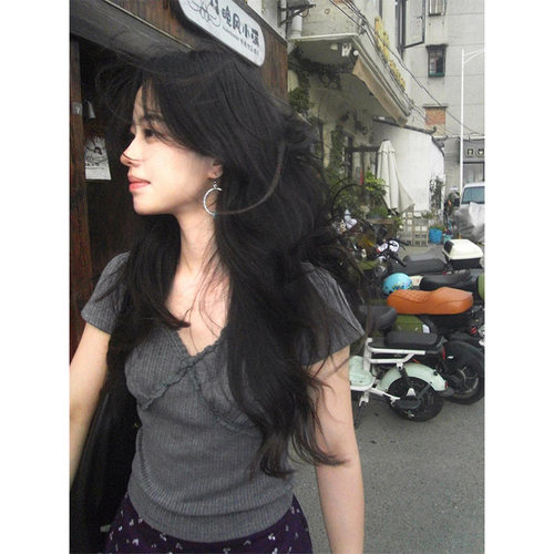 别致绝美设计感小众v领短袖t恤女