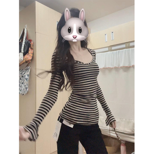 美式辣妹v领条纹撞色长袖t恤女早秋设计感小众韩系紧身打底衫上衣