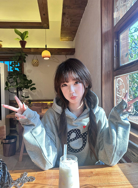 美式复古波点e字母贴布刺绣灰色卫衣女2025新款连帽宽松情侣外套