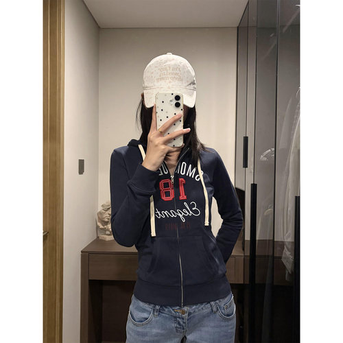 美式复古贴布绣图案连帽卫衣女
