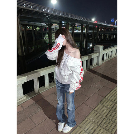 美式一字领露肩长袖卫衣女春季2025新款辣妹修身运动开衫拉链上衣