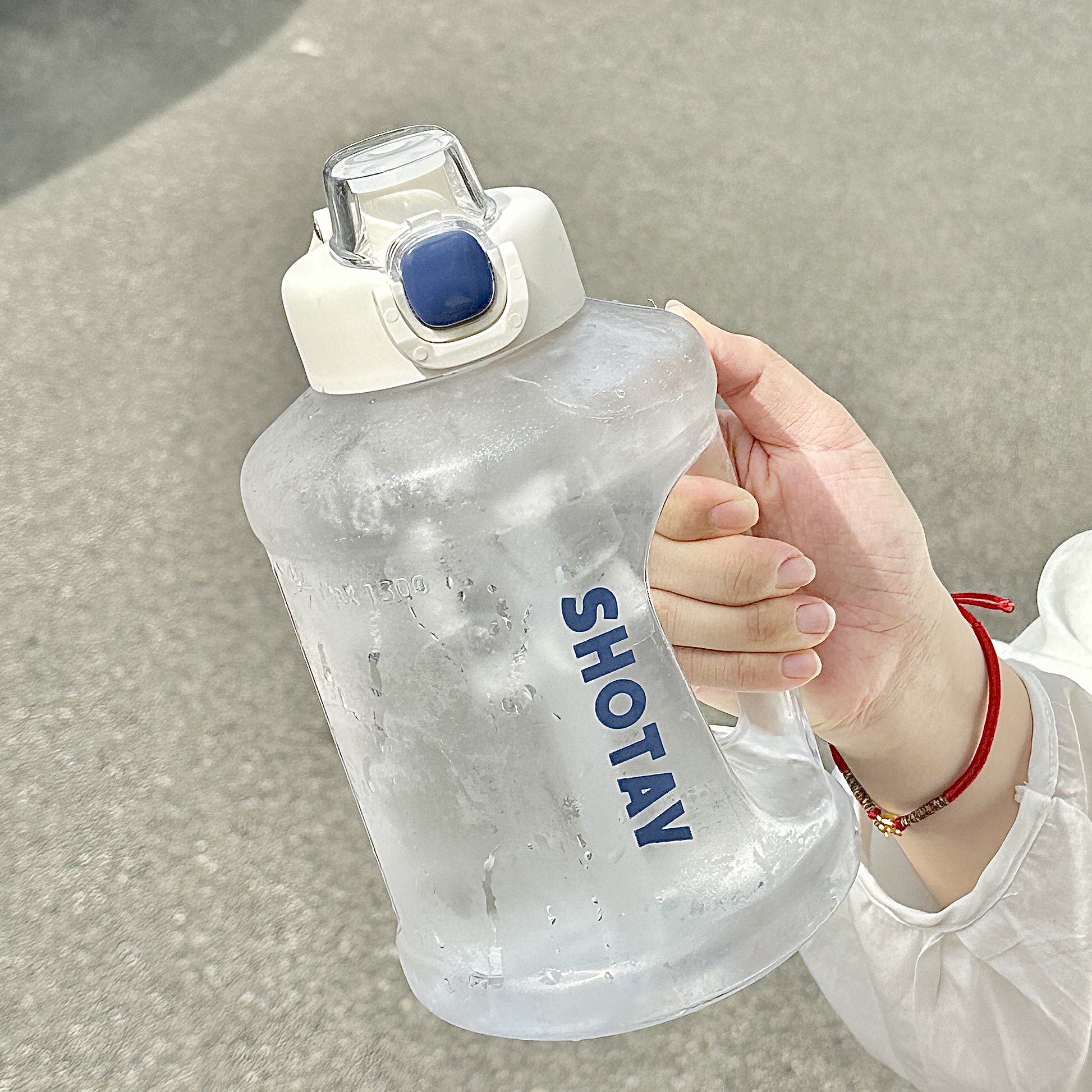 网红吸管水杯子超大容量男女生运动水壶便携2000ml水瓶夏季吨桶吨