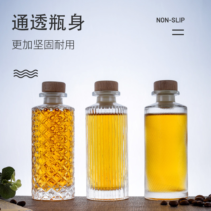 精致菱形小酒瓶分装瓶小酒杯空酒图片