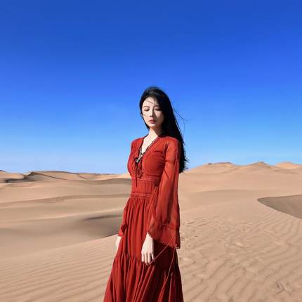 沙漠旅行拍照度假穿搭长裙女气质法式复古红色蕾丝花边长袖连衣裙