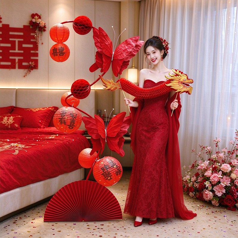新中式结婚蝴蝶落地立柱晨袍拍摄喜字灯笼摆件婚房打卡场景布置