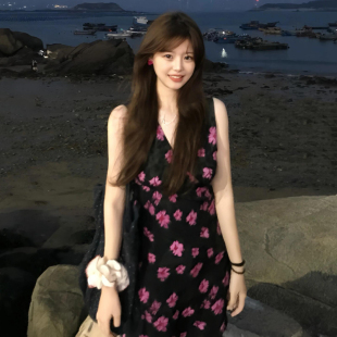 爆款 法式 2025新款 黑色无袖 海边度假风漂亮短裙 碎花连衣裙子女夏季