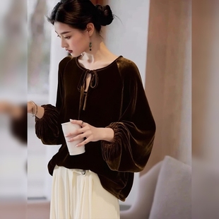 高级感轻奢棕色系带镂空丝绒上衣女秋冬款灯笼袖复古轻熟法式小衫