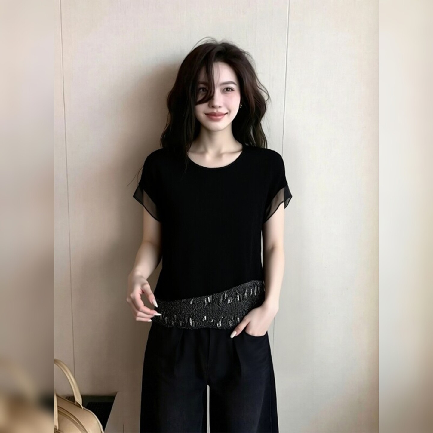 高级感轻奢黑色流苏亮片拼接丝绒网纱T恤女春夏新款别致漂亮上衣