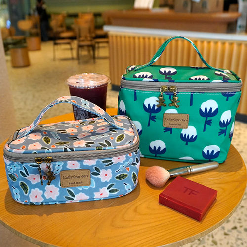 卡通防水大容量手提化妆箱