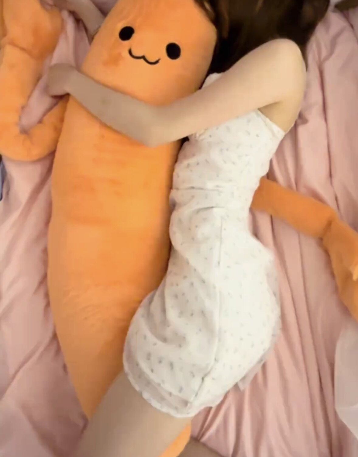 胡萝卜抱枕毛绒玩具公仔玩偶睡觉抱枕床上女生日礼物