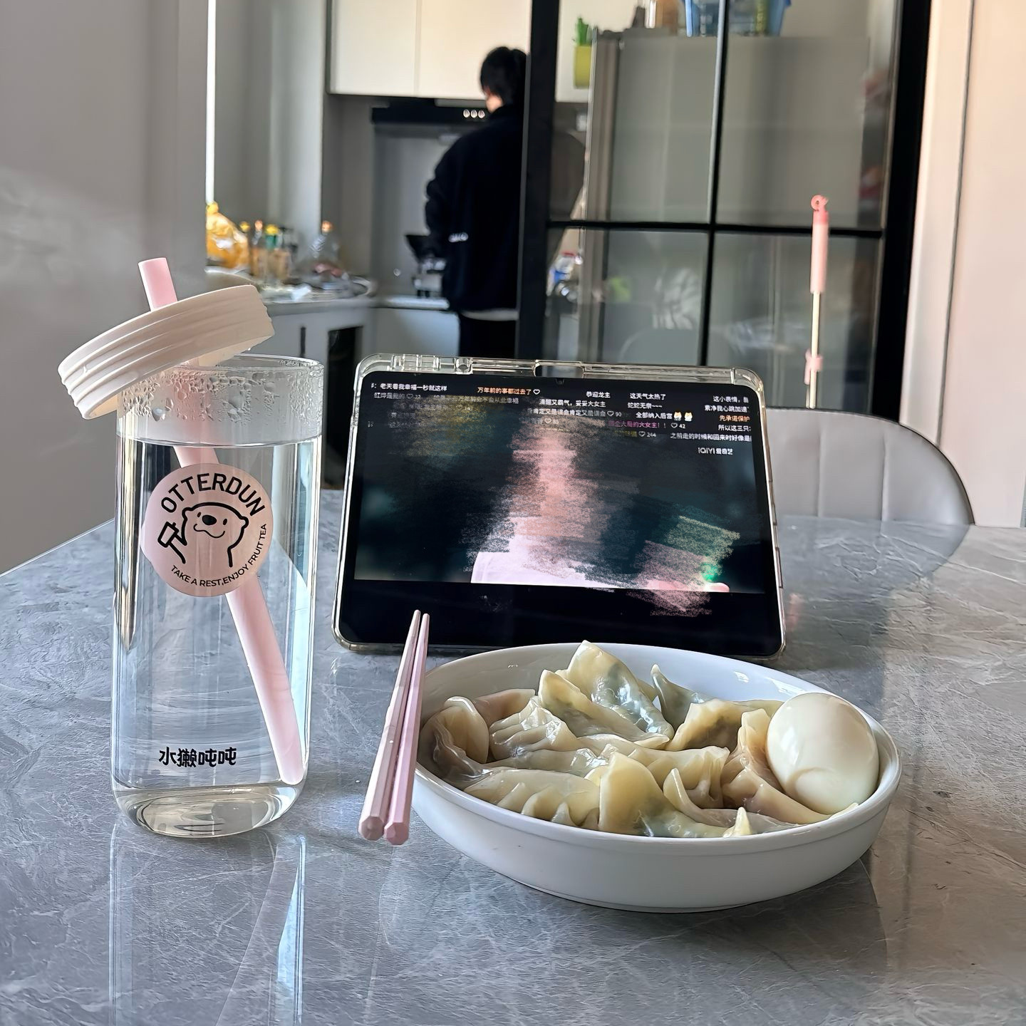 玻璃水獭杯新款2026可爱卡通冲饮果汁奶茶周边趣味透明耐热