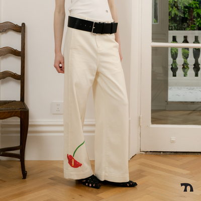 宽松廓腿白色印花牛仔裤