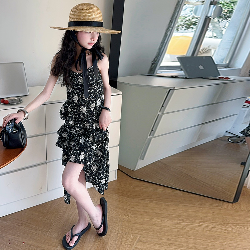 女童连衣裙夏公主裙亲肤舒适ins风生日流行森系高端甜美穿搭2025