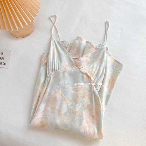 新款ins碎花清新柔软吊带睡裙女夏季薄款高颜值棉质家居服睡衣。