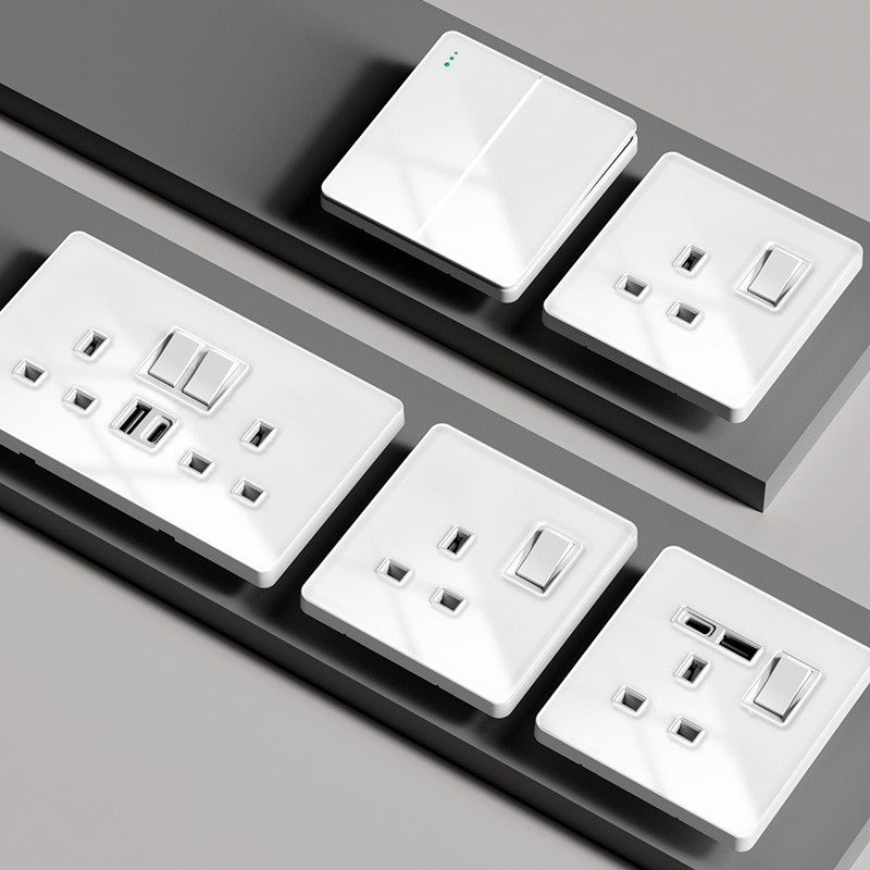港版英式英标13A带USB快充插座电灯制电制开关白色家用暗装面板86