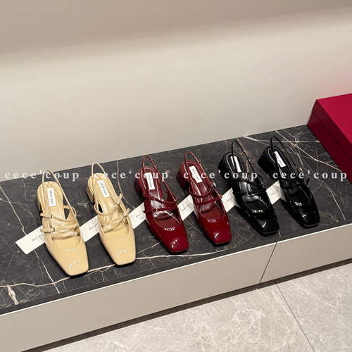 26FW漆皮粗跟方头包头单鞋女