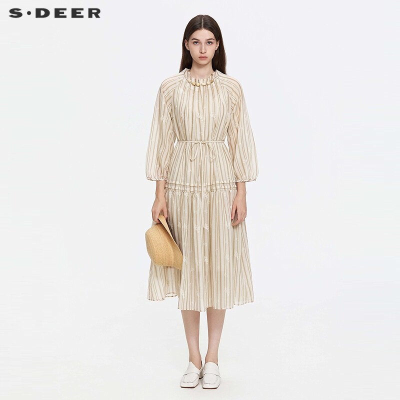 sdeer圣迪奥女装25年新品木耳边圆领绣花两件套连衣裙S253Z1264