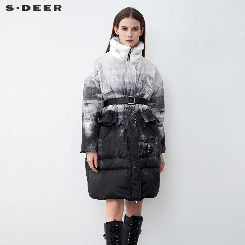 sdeer圣迪奥女装时尚高领撞色印花收腰长款羽绒服S21482433