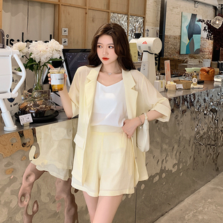 2022夏季新款韩版时尚潮流女装中袖纯色小西装短裤+小背心三件套