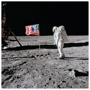 【预订】Buzz Aldrin [限量版挂画] 巴兹·奥尔德林 阿波罗11号《月球上的旗帜》进口原版图书[TASCHEN]包邮