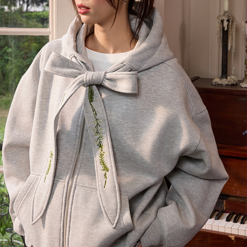 harshandcruel可拆卸花卉刺绣蝴蝶结领结飘带连帽开衫卫衣