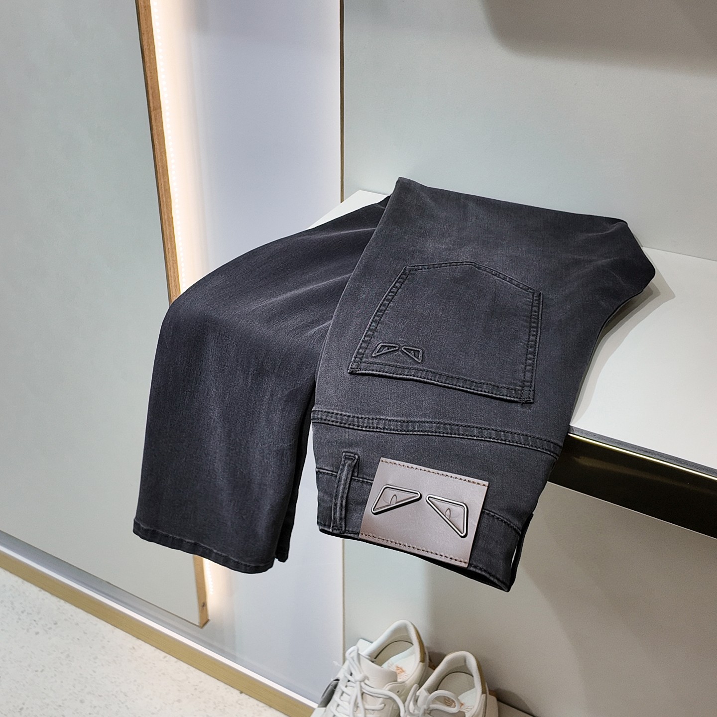 小怪兽黑灰色薄款牛仔裤男士春夏小眼睛修身小直筒弹力舒适休闲裤