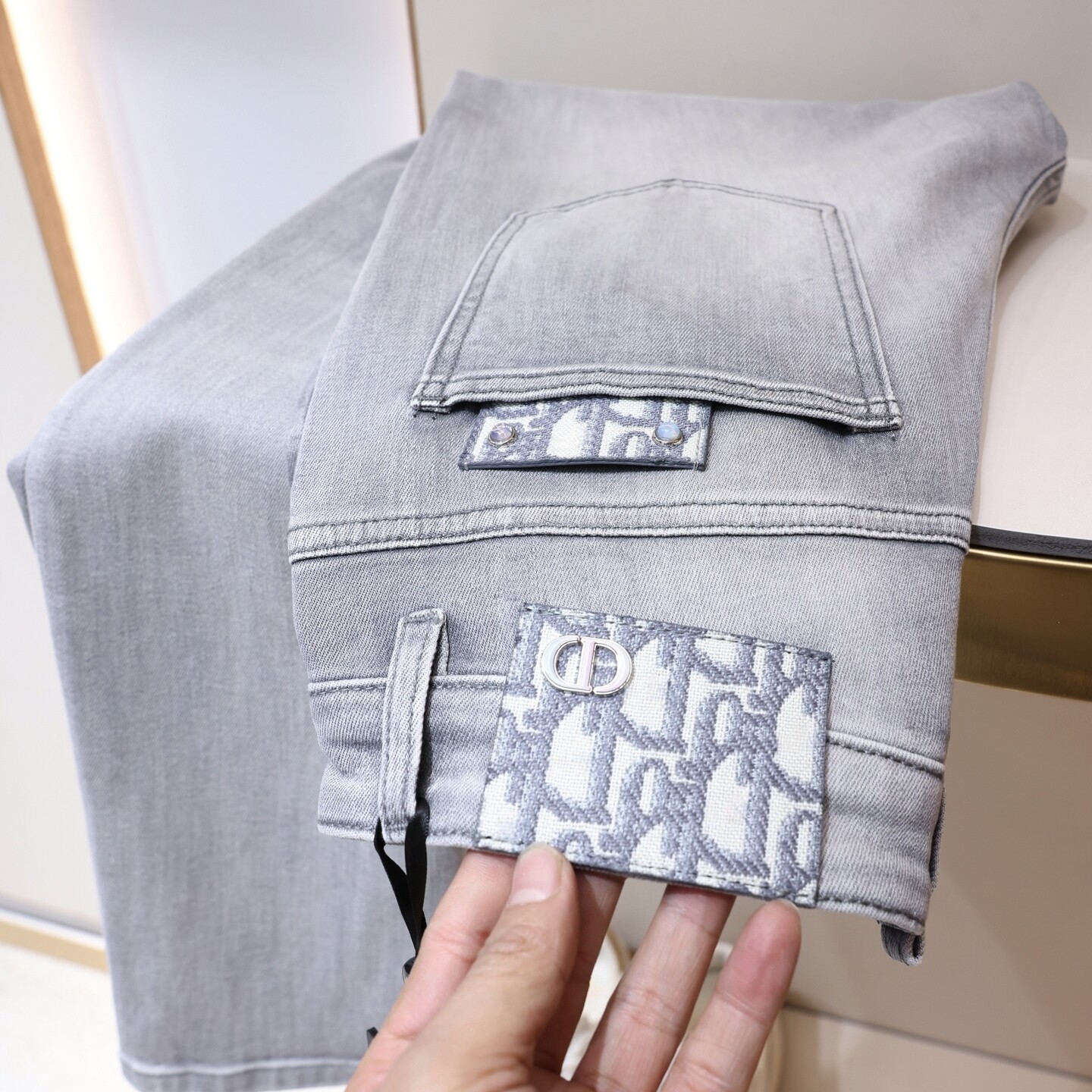 2026年新款浅灰色修身牛仔裤男春夏中腰修身小直筒弹力柔软休闲裤