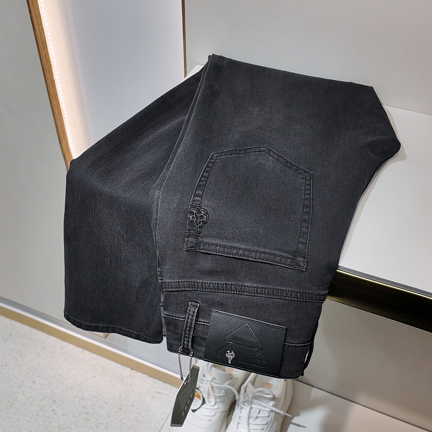 三角标深黑灰色修身小直筒弹力牛仔裤男士春夏中腰舒适柔软休闲裤