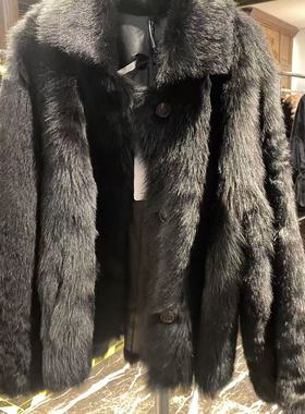 《邢康莉甄选》短款翻领纽扣款皮毛一体外套 52363