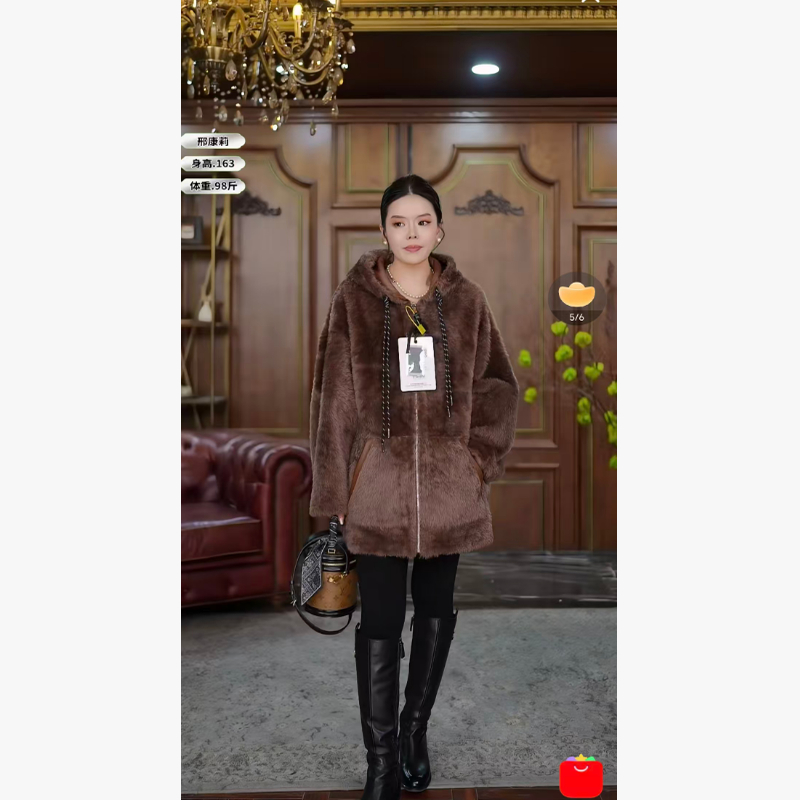 《邢康莉甄选》中长款连帽皮毛一体外套 52206