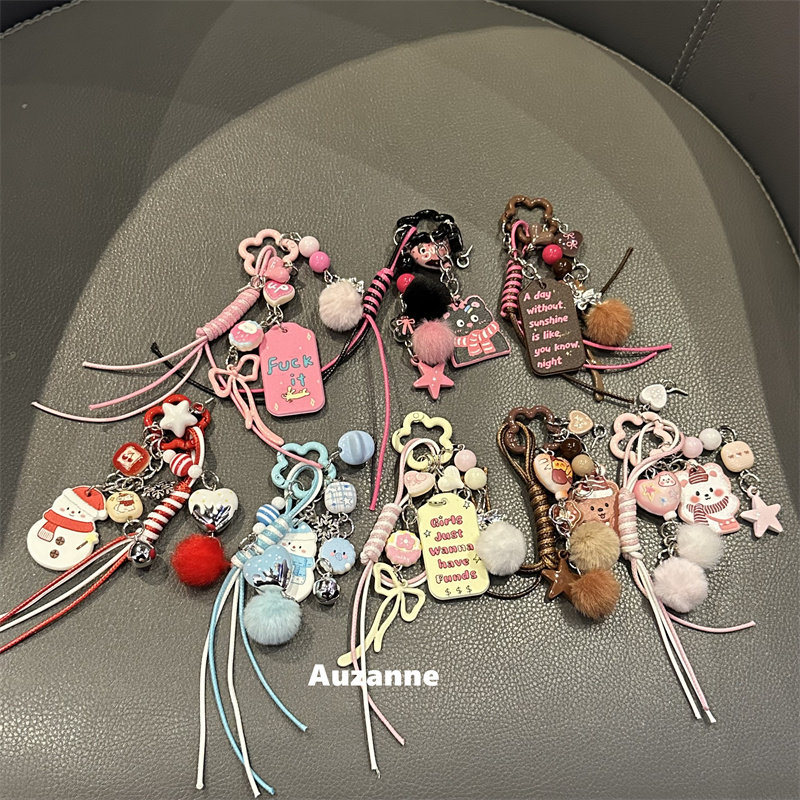 冬季可爱小熊适用于手机挂链包包车钥匙挂坠airpods耳机壳挂饰品