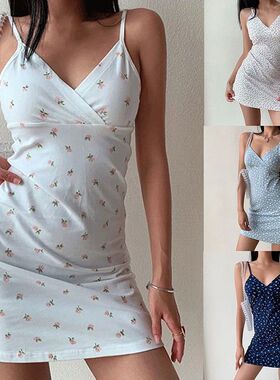 Floral V-neck waist cinching dress 女士碎花V领收腰吊带连衣裙
