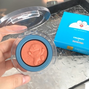 看日期！这腮红也太可爱了吧~colorkey哆啦A梦铜锣烧腮红哑光桔调
