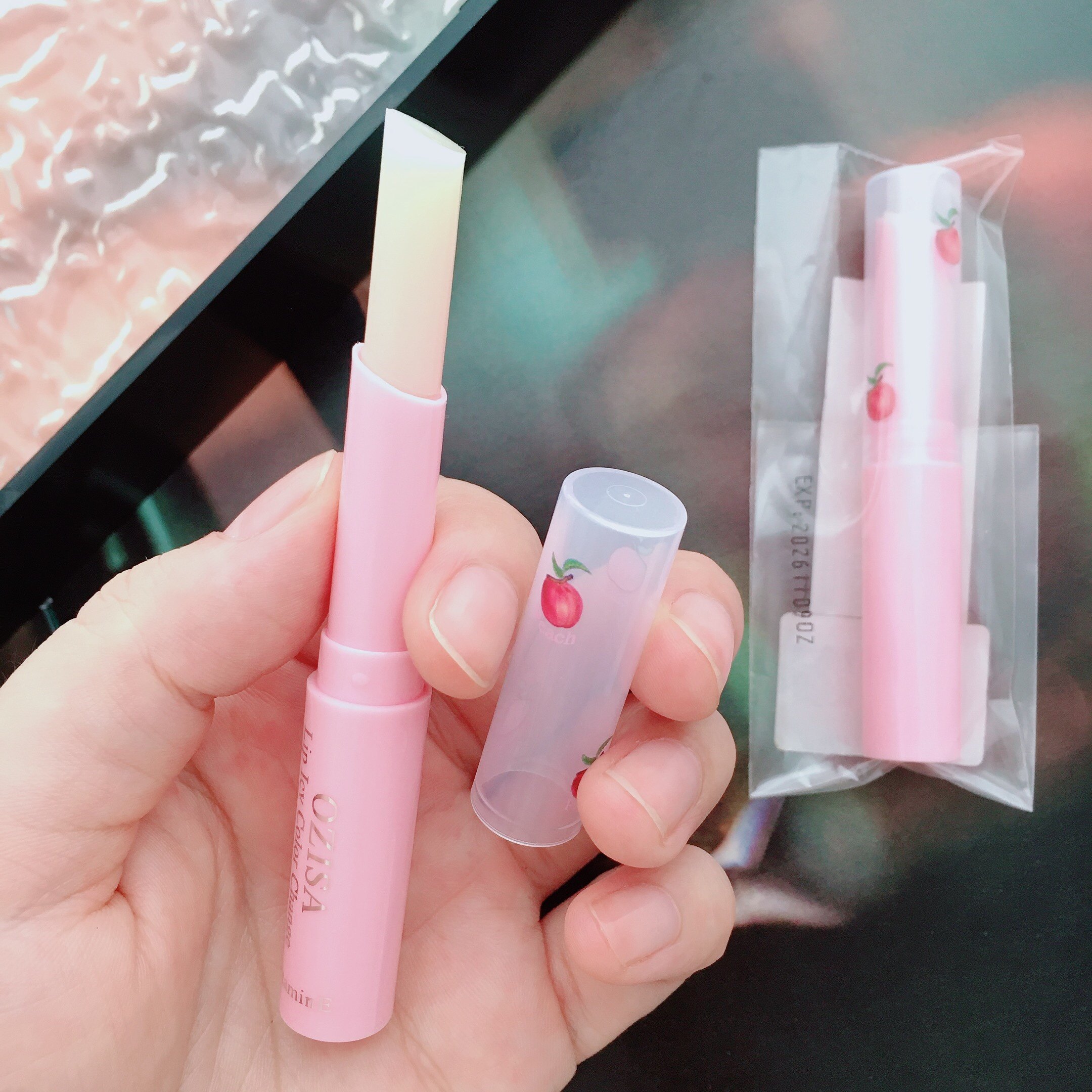 伪素颜一键拿捏~泰国OZISA温感变色润唇膏滋润保湿护唇膏1.6g