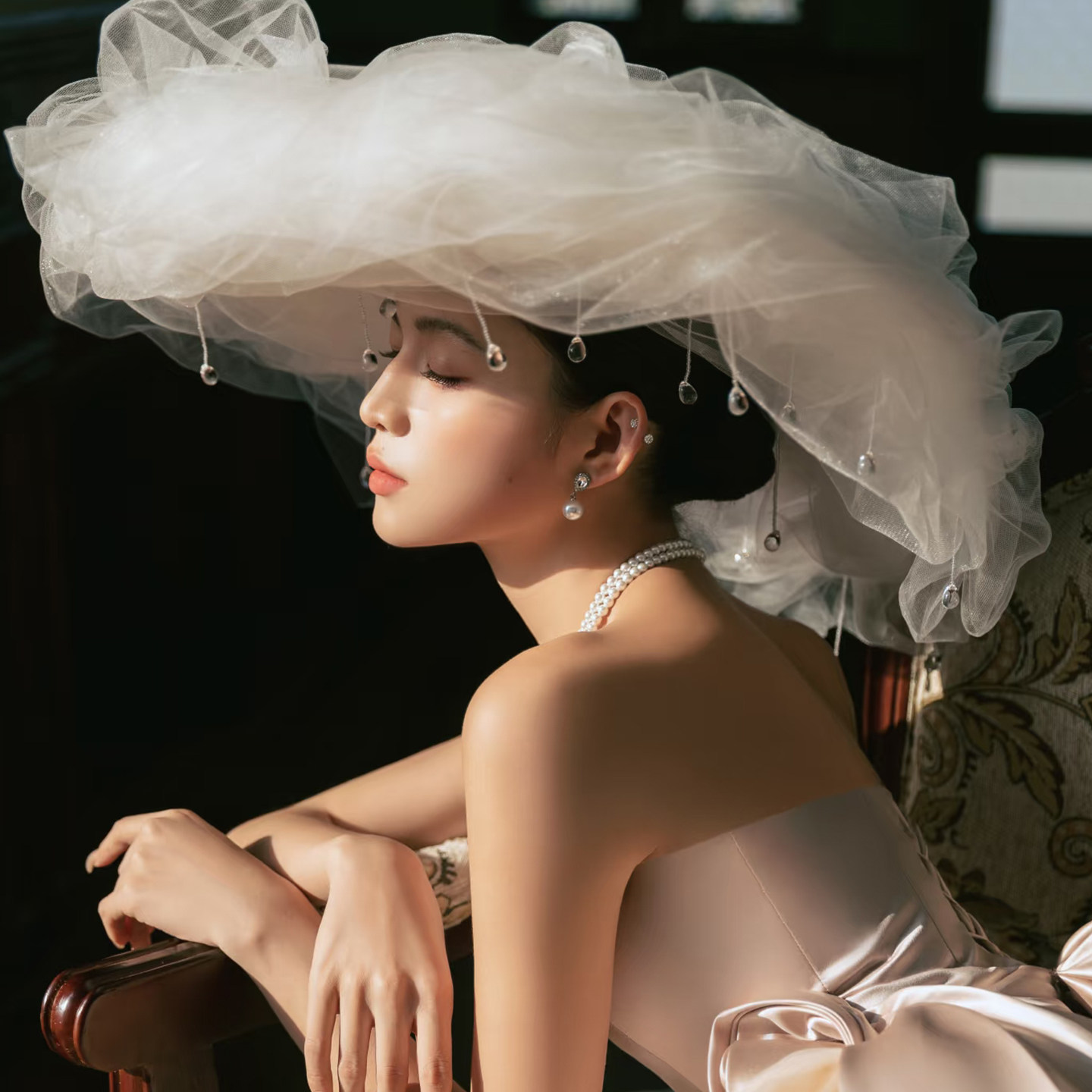 Mi唐手作超大云朵帽子新娘蓬蓬纱高级感垂坠珍珠拍照出片婚纱配饰