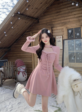 大码辣妹风镂空挂脖连衣裙女秋冬微胖mm气质高级感收腰显瘦中长裙