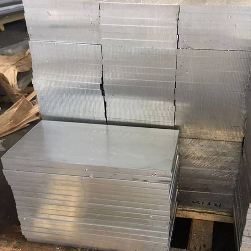 7075T6铝板/铝棒6061T6铝板/铝棒2A12T4铝排6063铝管2024方管7A04