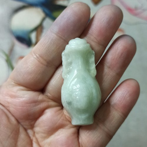 天然翡翠吊坠瓶子宝瓶