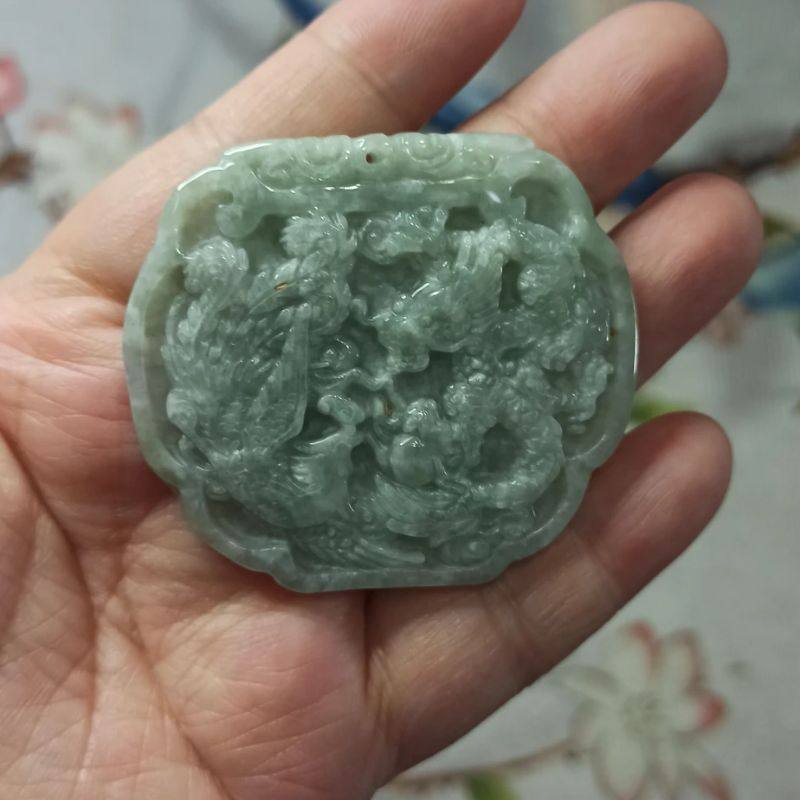 天然翡翠吊坠龙凤牌绿飘花