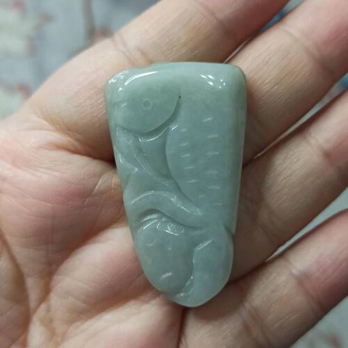 天然翡翠吊坠小鱼提溜仿古鱼