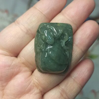 翡翠吊坠雕刻件手把件蝙蝠葫芦
